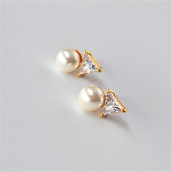 kate spade Jewelry - Kate Spade Bright Triangle Pearl Stud Earrings